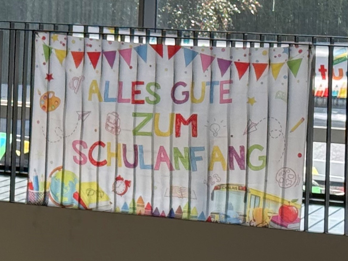 Du gehörst zu uns, wir gehör’n zu Dir!